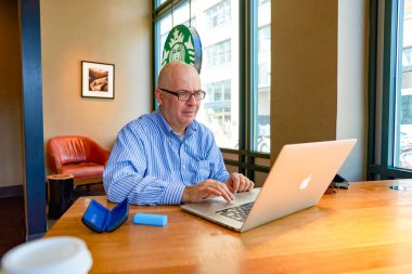 adam Starbucks Cafe