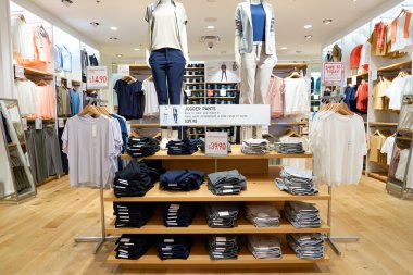 Uniqlo mağaza içinde