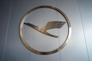 Lufthansa logosu yakın çekim
