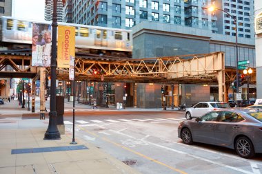 Akşam Chicago Caddesi