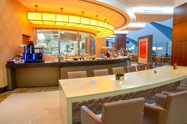 Emirates business class lounge — Stockfoto