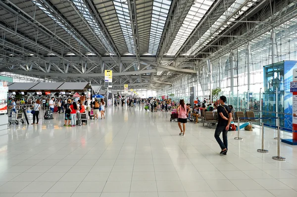 À l'intérieur de l'aéroport de Suvarnabhumi — Photo