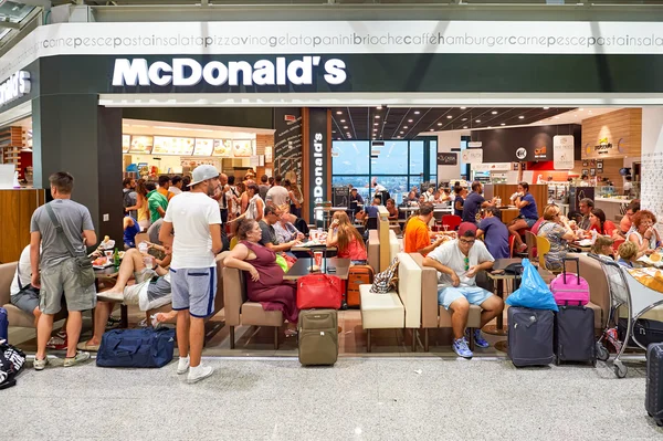 McDonald's in Fiumicino Airport — Stock Photo, Image