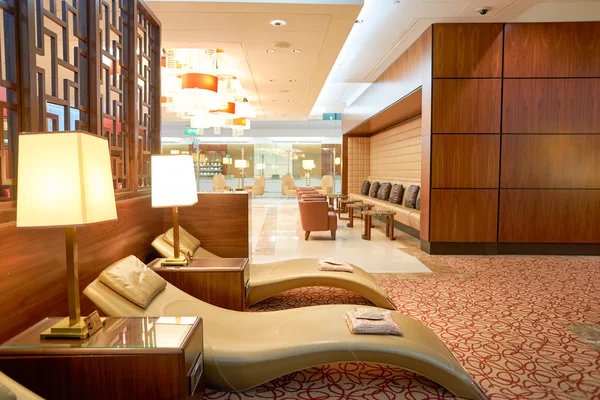 Emirates business class lounge — Stockfoto