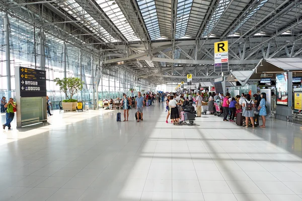 À l'intérieur de l'aéroport de Suvarnabhumi — Photo