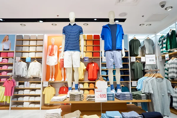 Belső tároló Uniqlo — Stock Fotó