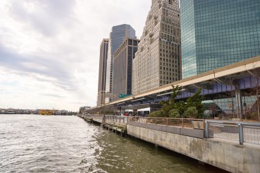  Pier 15, New York görüntülemek