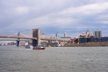  Pier 15, New York görüntülemek