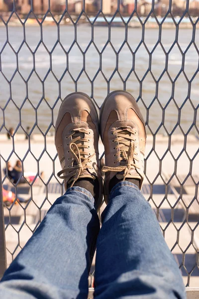Boty na nohy člověka — Stock fotografie
