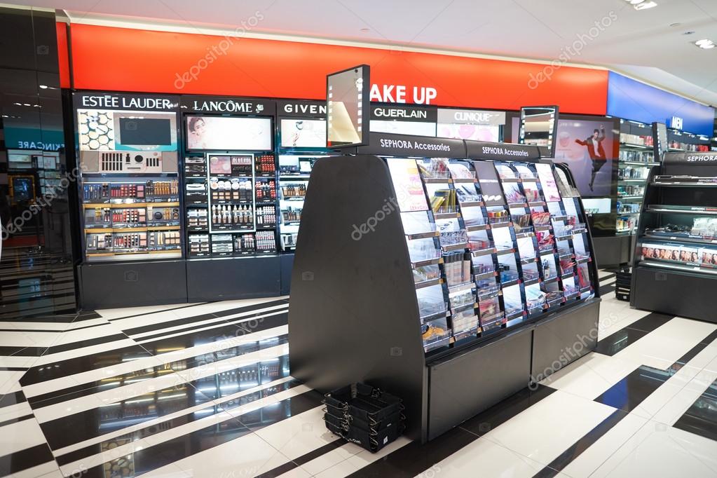Sephora store in Suria KLCC — Stock Editorial Photo © teamtime