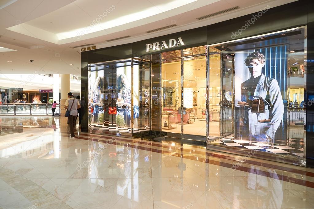 Prada store in Suria KLCC – Stock Editorial Photo © teamtime #125318574