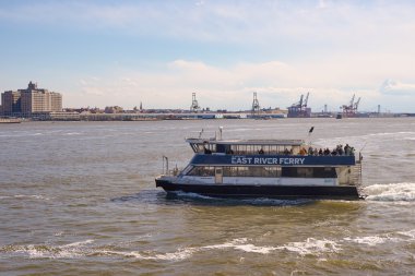  Pier 15, New York görüntülemek