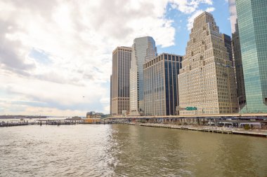  Pier 15, New York görüntülemek