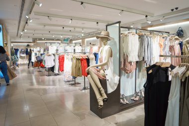  Suria Klcc içinde Mango mağaza