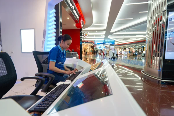 Personal del Aeropuerto Internacional de Dubai — Foto de Stock