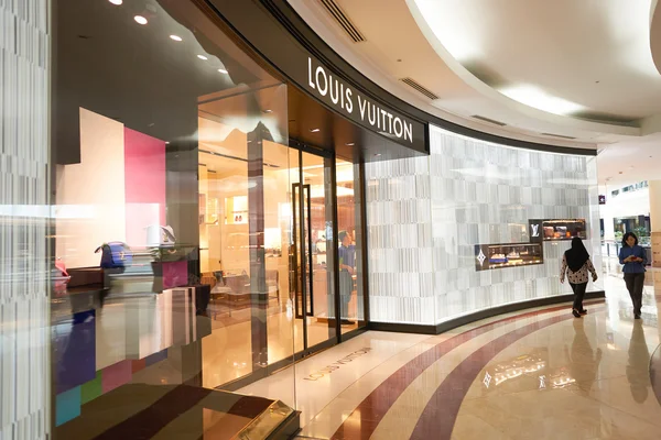 V Suria KLCC je prodejna Ludvíka Vuittona — Stock fotografie