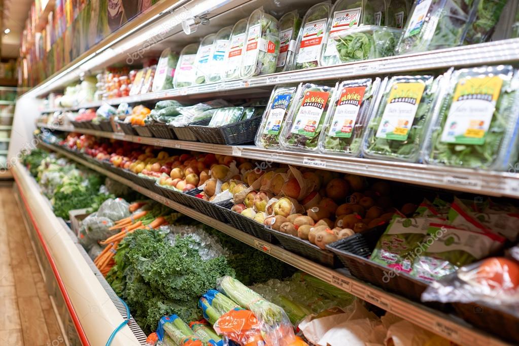 Food store in Brooklyn Stock Editorial Photo © teamtime 125320626