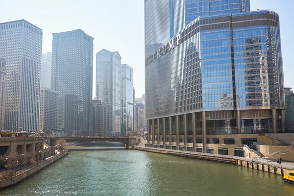 Chicago River in the daytime. — Stock Photo, Image