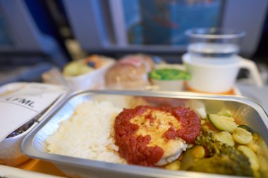 yemek Lufthansa Boeing 747-400