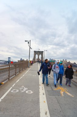 Brooklyn Bridg, yaya geçidi