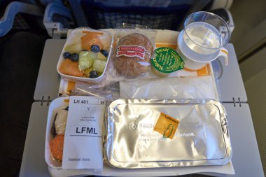 yemek Lufthansa Boeing 747-400