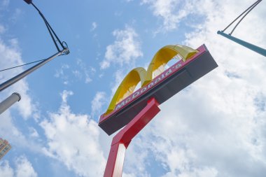 McDonald's tabela logosu