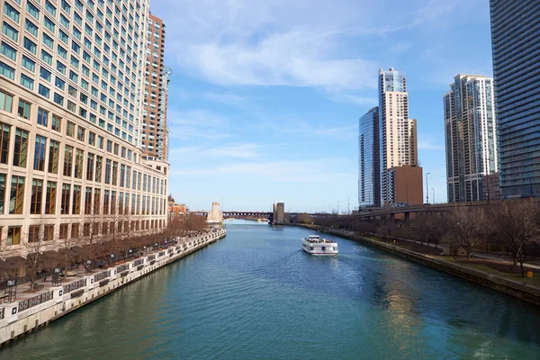 Chicago River in the daytime. — Stock Photo, Image