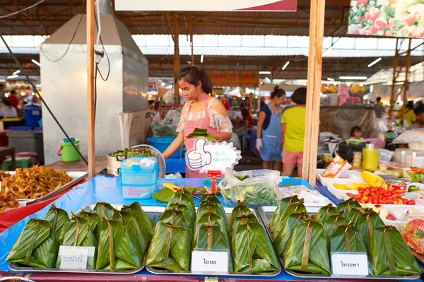 Mercado callejero en Pattaya — Foto de Stock