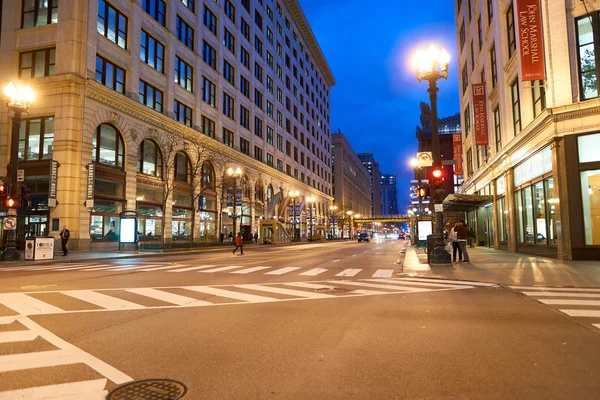 Chicago street in the evening — Stock Photo, Image