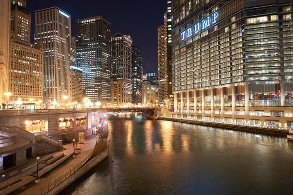 Chicago op moment van de nacht — Stockfoto