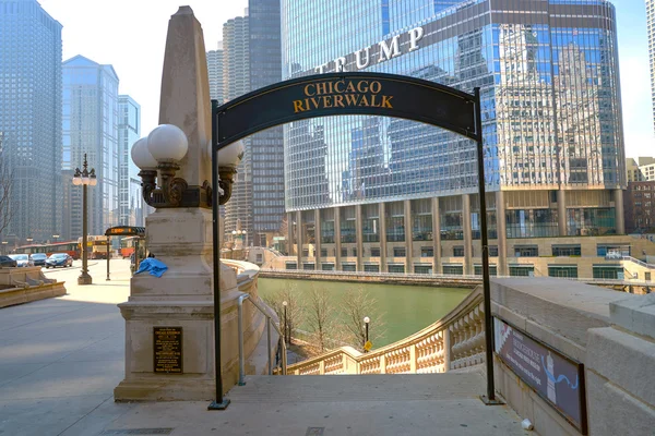 Fiume Chicago durante il giorno . — Foto Stock
