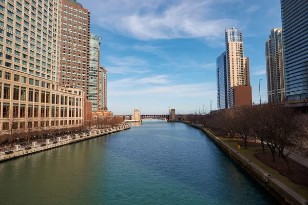 Chicago River in the daytime. — Stock Photo, Image