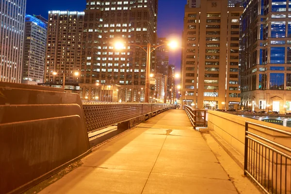 Chicago op moment van de nacht — Stockfoto