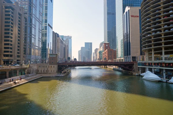 Chicago Fluss am Tag. — Stockfoto