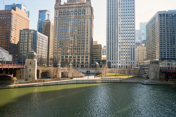 Río Chicago durante el día . — Foto de Stock