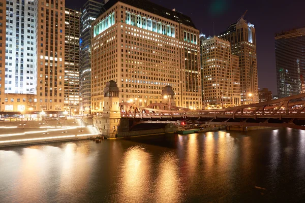 Chicago op moment van de nacht — Stockfoto