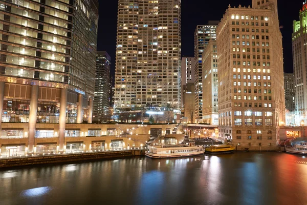 Chicago op moment van de nacht — Stockfoto