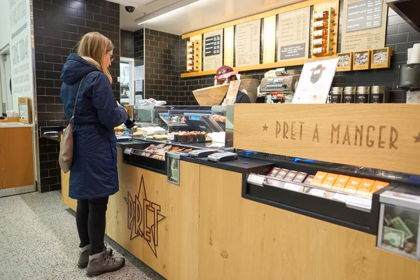 Интерьер Pret a Manger — стоковое фото