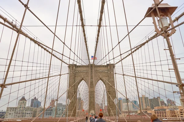 Gångpassage av det Brooklyn Bridge — Stockfoto