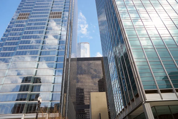 Bâtiments à Chicago pendant la journée — Photo