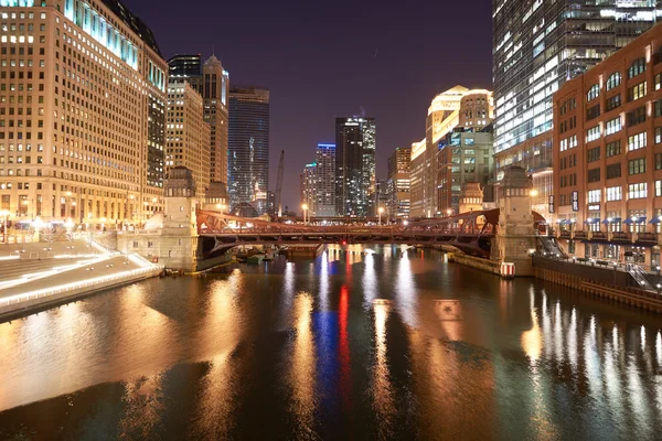芝加哥在夜间 — 图库照片