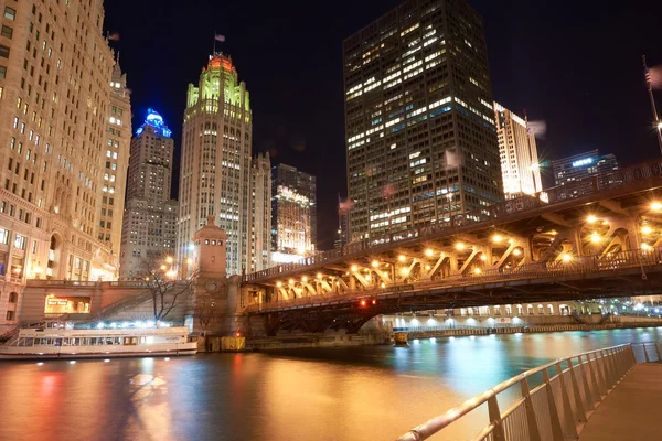 Chicago op moment van de nacht — Stockfoto