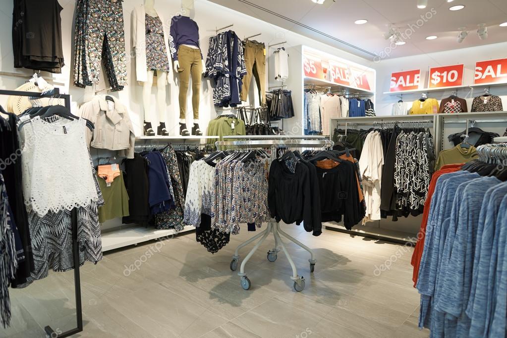Inside of H&M store – Stock Editorial Photo © teamtime #125608546