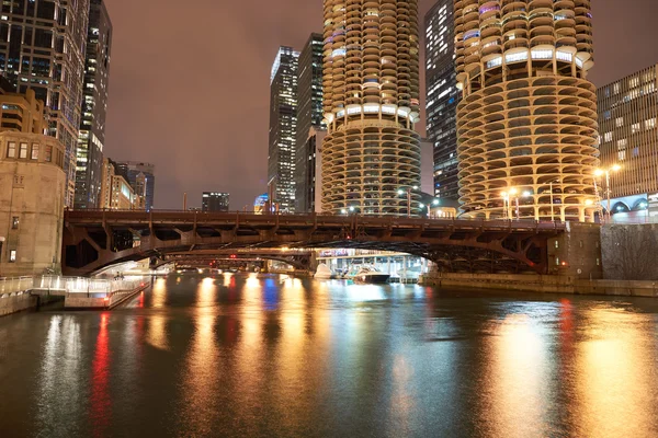 Chicago op moment van de nacht — Stockfoto