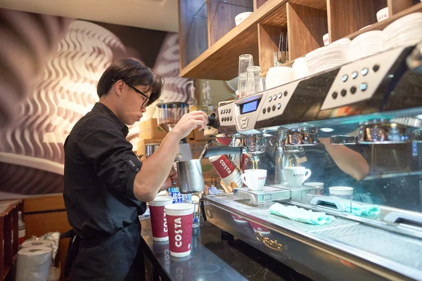 Barista in Costa Coffee — Stock Photo, Image