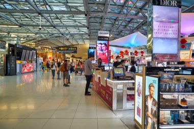 BANGKOK, THAILAND - CIRCA JANUARY, 2020: Suvarnabhumi Havaalanı 'nın içi.
