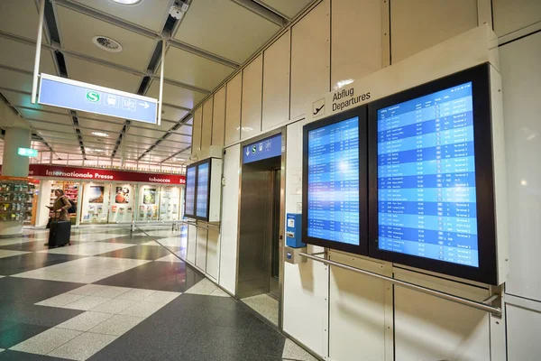 Munich Niemcy Circa Styczeń 2020 Zdjęcie Wnętrza Terminalu Lotnisko Monachium — Zdjęcie stockowe