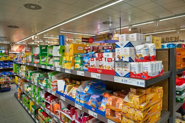 Berlim Alemanha Circa Septembro 2019 Fotografia Interior Supermercado Aldi Berlim — Fotografia de Stock