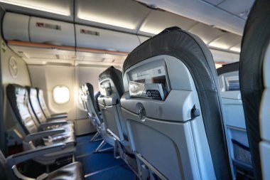 FRANKFURT AM MAIN, GERMANY - CIRCA JANUARY, 2020: Lufthansa tarafından işletilen bir Airbus A320 'nin iç çekimi.