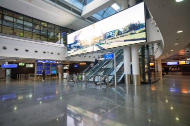 FRANKFURT AM MAIN, GERMANY - CIRCA JANUARY, 2020: Frankfurt am Main Airport 'un iç çekimi.